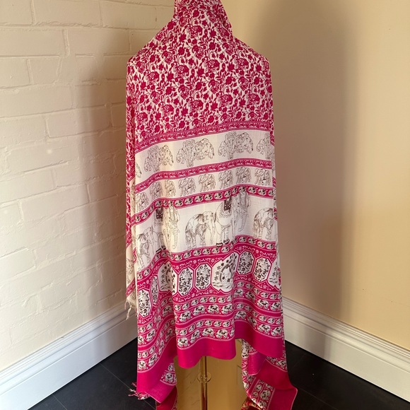 Pink and White Patterned Shawl - Picture 3 of 7